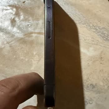 İphone 15 Pro'da Garanti Sorunu Ve Ekran Kararması