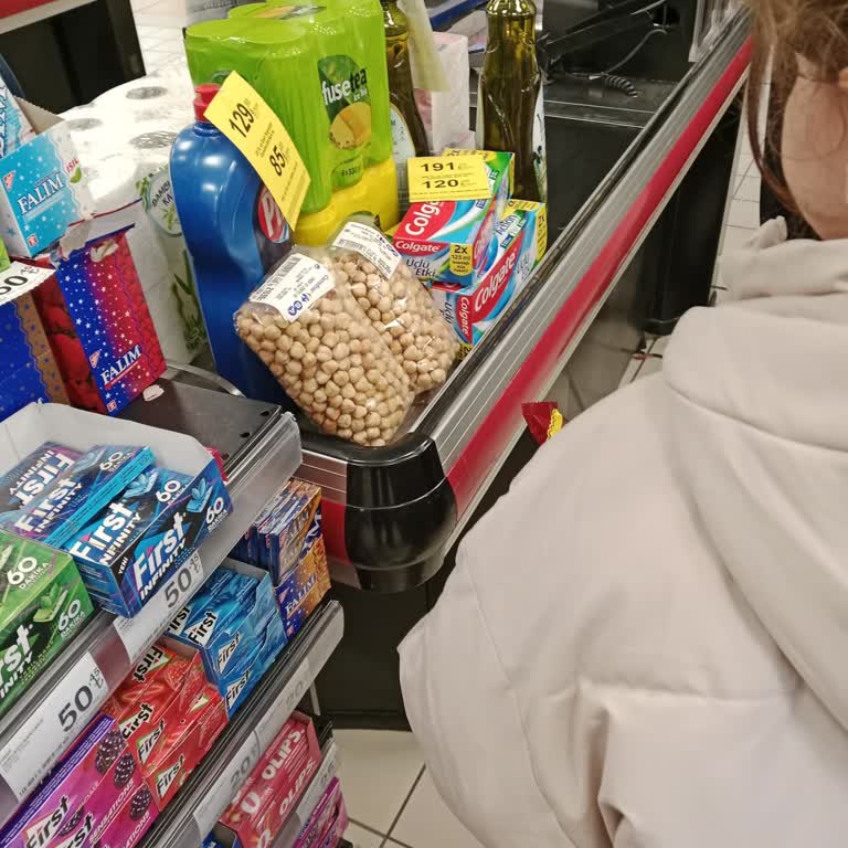 Alışverişte Bant Sorunu Ve İlgisiz Kasiyerler