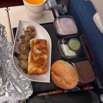 Uzun Uçuşta Yetersiz İkram