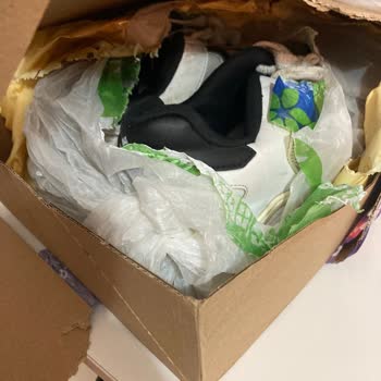 Hummel Ayakkabılarda Üretim Hatası Ve İlgisiz Müşteri Hizmetleri