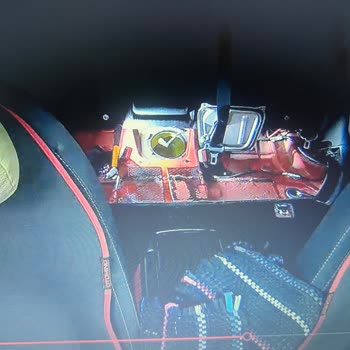 Yetkili Serviste Benzin Kokusu Ve Temizlik Sorunu