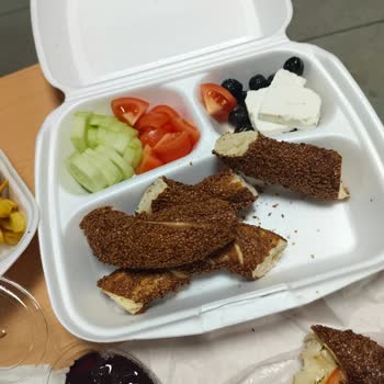 Gözde Ev Yemekleri 'nin Görselden Farklı Tabak Gönderdi