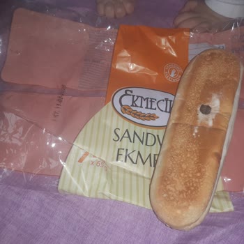 Sandviç Ekmeğinde Beklenmedik Karşılaşma