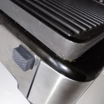 Arzum Tost Makinesi: Çatlayan Alt Tablanın Garanti Sorunu