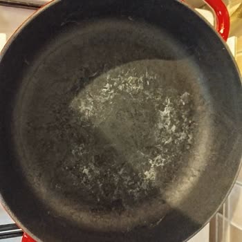 Lava Tek Kullanımda Leke Oluşan Tencere Sorunu