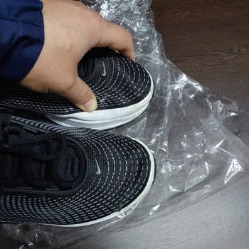 Nike Ayakkabılarında Beklenmedik Yırtılma Sorunu