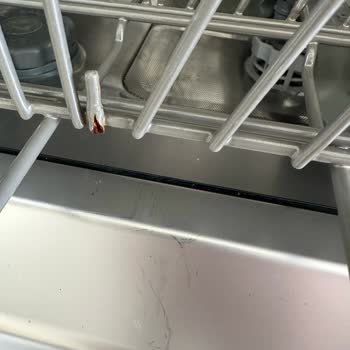 Paslanan Sepetler Ve Yüksek Servis Ücreti