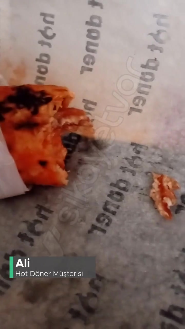 Hot Döner Dürümden Çiğ Et Çıktı! videonun kapak resmi