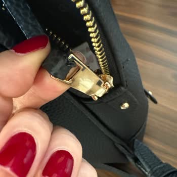 Kalitesiz Çanta Ve İlgisiz Müşteri Hizmetleri