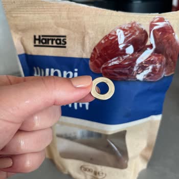 Market Markalı Hurma Paketinde Tehlikeli Sürpriz