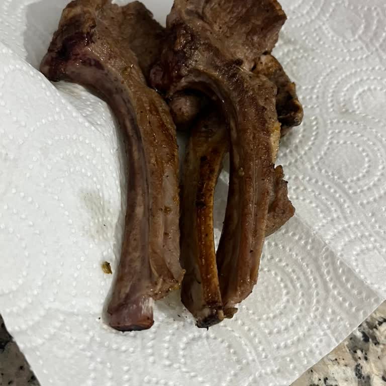 Migros'tan Alınan Kuzu Pirzolanın Bozuk Çıkması Ve Sağlık Riski