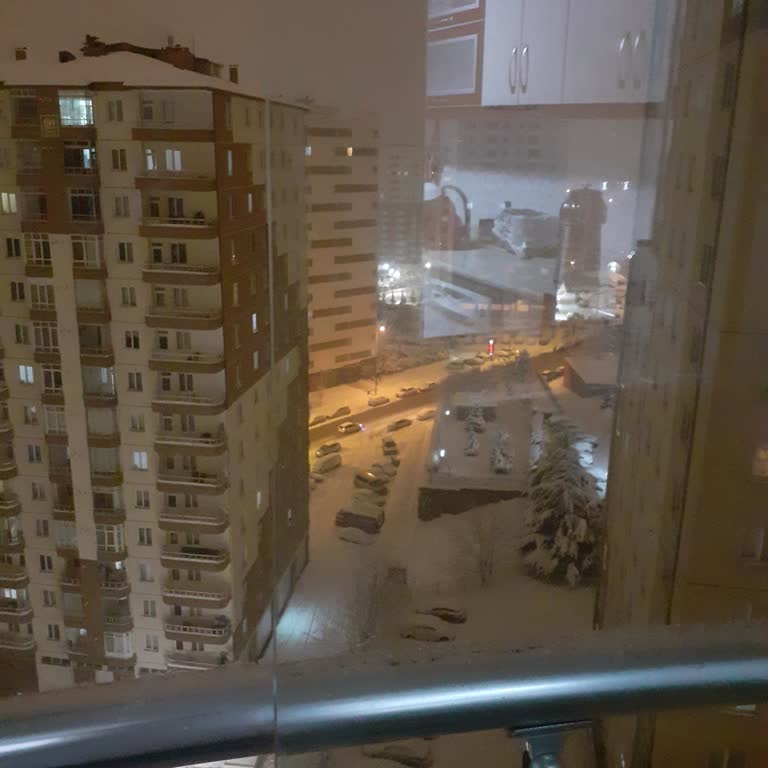 Tehlikeli Kış Koşulları Nedeniyle Okullar Tatil Edilmeli