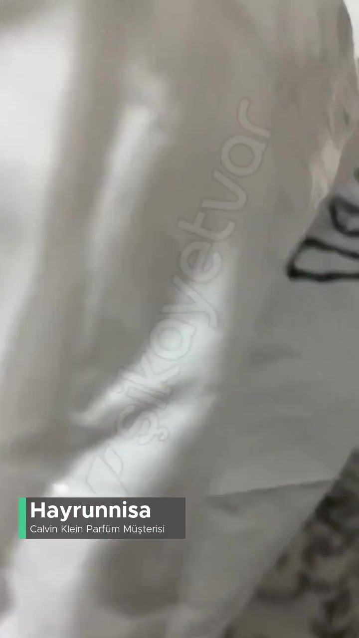Calvin Klein Kırık Parfüm Şişesi! videonun kapak resmi