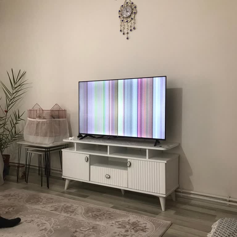 TCL Televizyonun Kapanma Ve Donma Sorunu
