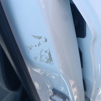Ford Courier Tanıtım Etiketi Sorunu