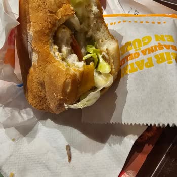 Burger King'de Tavuk Tırnağı Şoku