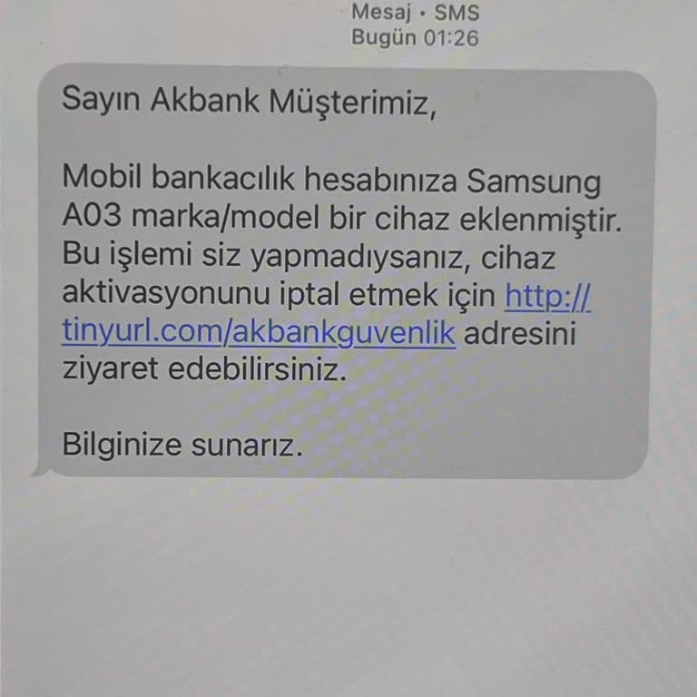Akbank'tan Gece Gelen Anlamsız Mesaj
