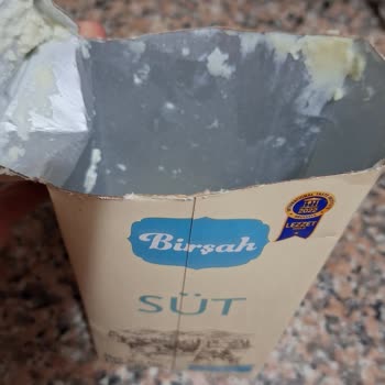 Bozuk Süt Şoku: Lor Gibi Parçalar!