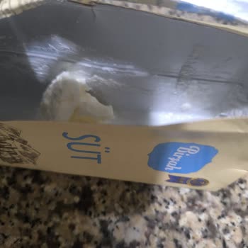 Birşah Süt Paketinden Çıkan Gizemli Cisimler