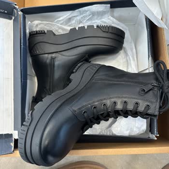 Tommy Hilfiger Yanlış Ürün Ve Yetersiz Müşteri Hizmetleri Deneyimi