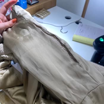 Mango'da Yırtık Ceket Ve İlgisiz Müşteri Hizmeti