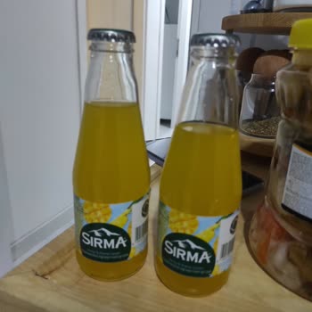 Eksik Ve Boş Soda Şişeleriyle Karşılaşma