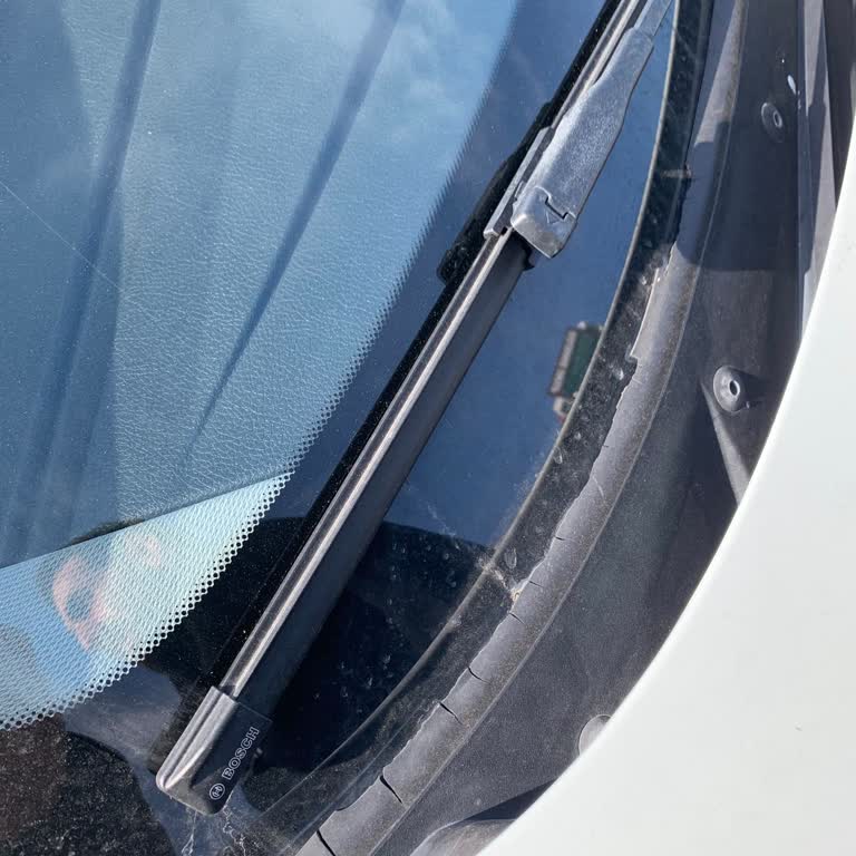 BMW 116d Ön Cam Fitilleri Sorunu: Premium Kaliteye Yakışmayan Durum