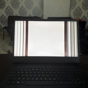 HP Omen 16 Laptopun Ekran Sorunu Ve Ticari Fatura Mağduriyeti