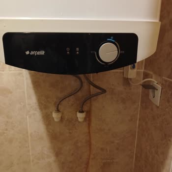 Arçelik Termosifon Patladı, Ev Su Altında Kaldı