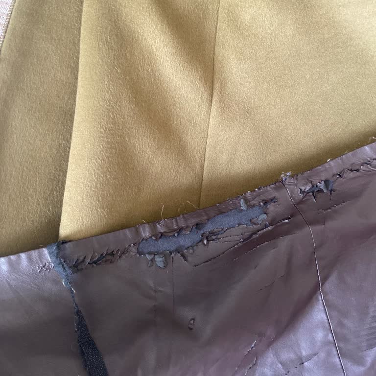 Setrms Kaşe Kabanın Deri Kısımları Soyuldu