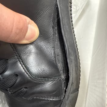 Kısa Sürede Açılan Ayakkabı Ve Boyner'in Reddettiği Garanti Talebi