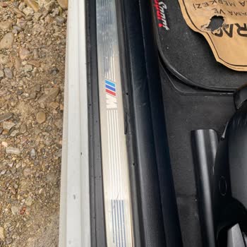 BMW 320d Kapı Ve Cam Fitillerinde Yıpranma Sorunu
