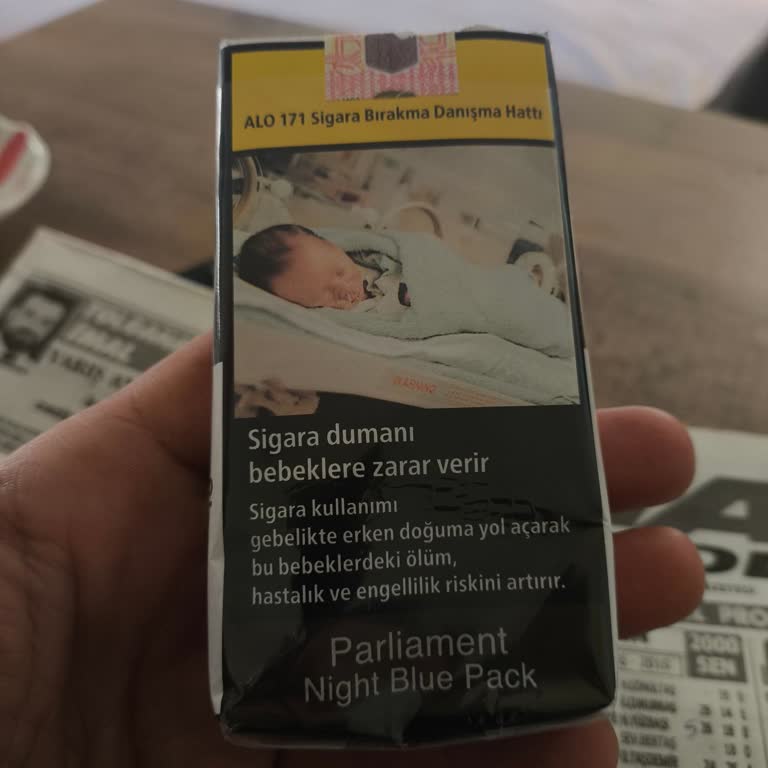 Parliament Night Blue Kalitesindeki Düşüş Ve Kendi Kendine Sönen Sigaralar