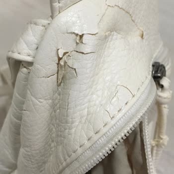 Deri Sırt Çantasının Kalitesizliği Ve Para İade Talebi