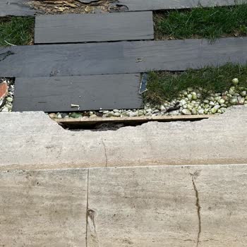 İntegral Demir Alüminyum İnşaat İşçiliği Yüzünden Ofis Tavanımız Çöktü