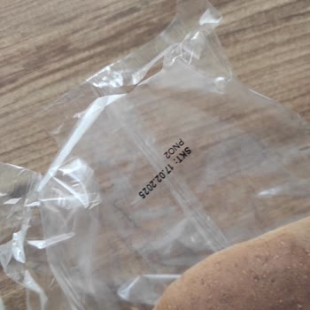 BİM'den Aldığım Sandviç Ekmeğinde Gizemli Madde