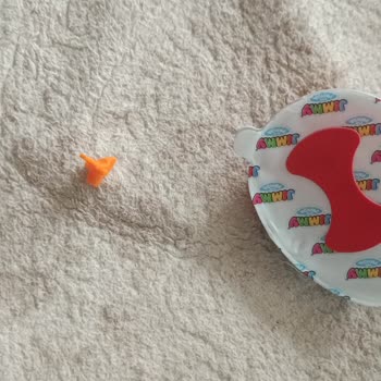 BİM'den Alınan Sürpriz Yumurtalar Hayal Kırıklığı Yarattı