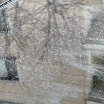 Ceyport Limanı'nda Çimento Transferi Araçlara Zarar Veriyor