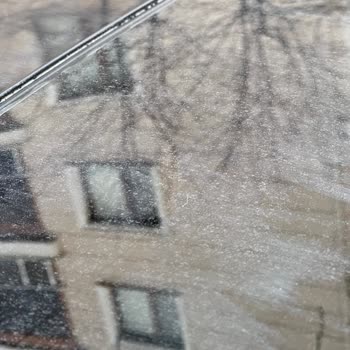 Ceyport Limanı'nda Çimento Transferi Araçlara Zarar Veriyor