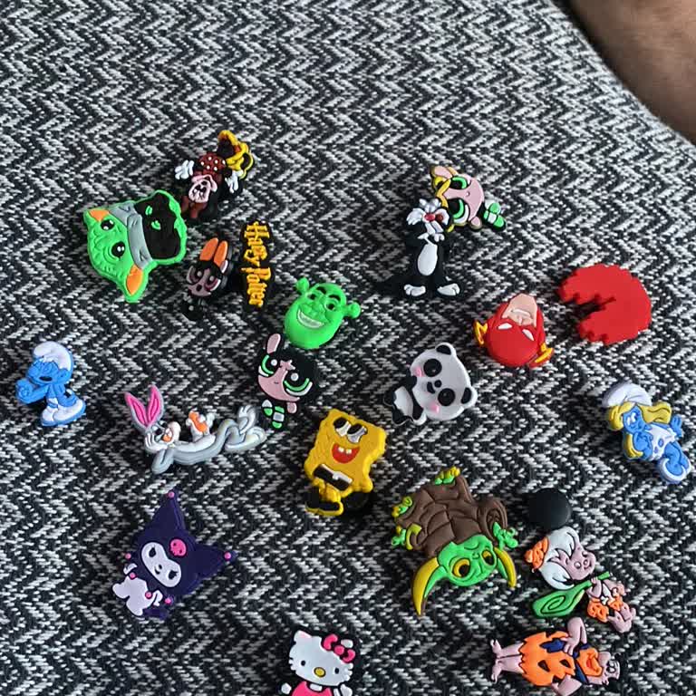 Trendyol Seller Sent Me the Wrong and Broken Crocs Charms