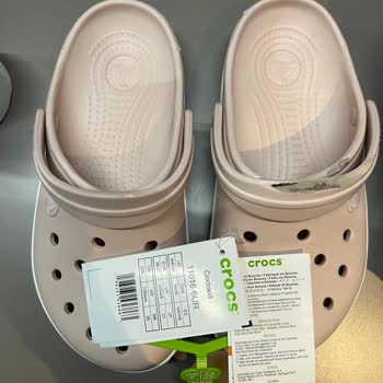 Amazon'dan Gelen Hayal Kırıklığı: Sahte Crocs Terlik