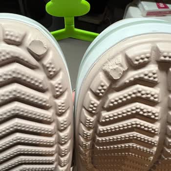 Amazon'dan Gelen Hayal Kırıklığı: Sahte Crocs Terlik