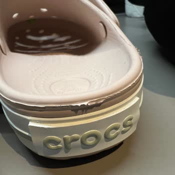 Amazon'dan Gelen Hayal Kırıklığı: Sahte Crocs Terlik