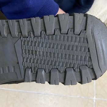 Greyder Botlarda Tehlikeli Çivi Sorunu