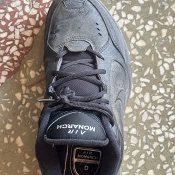 Nike Air Monarch Making Squeaking Noise After 1 Month – No Support