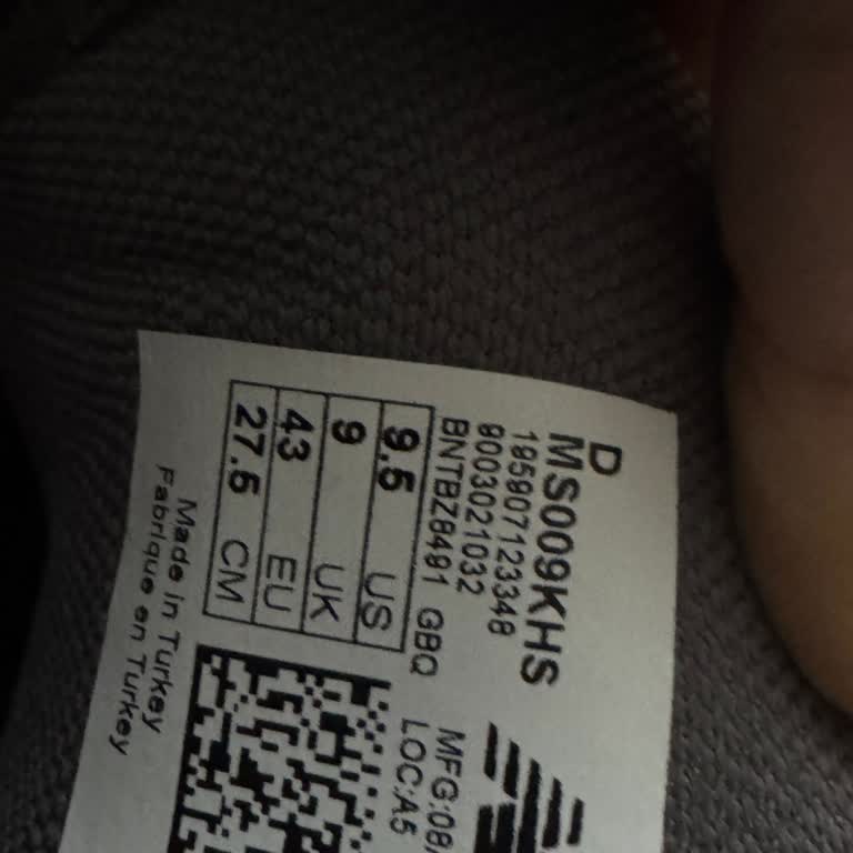 New Balance Ayakkabıda Domuz Kılı Endişesi