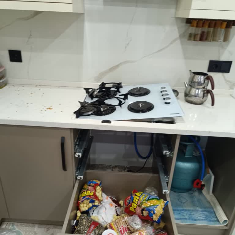 Kumtel Seti Patladı: Mutfakta Büyük Hasar Ve Hayal Kırıklığı