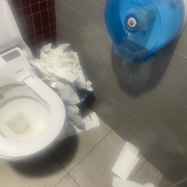 Shell Tuvaletlerinin Temizlik Sorunu Antalya'da Hayal Kırıklığı Yarattı