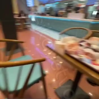 Popeyes Pislik İçinde Her Yer