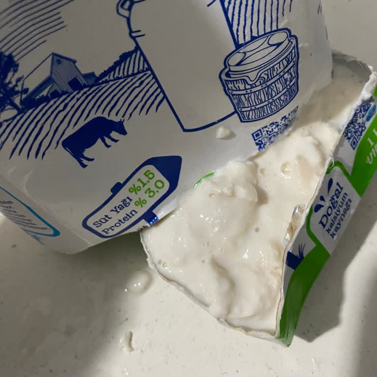 Bozuk Süt Şikayeti: Su Ve Katı Tabaka Sorunu